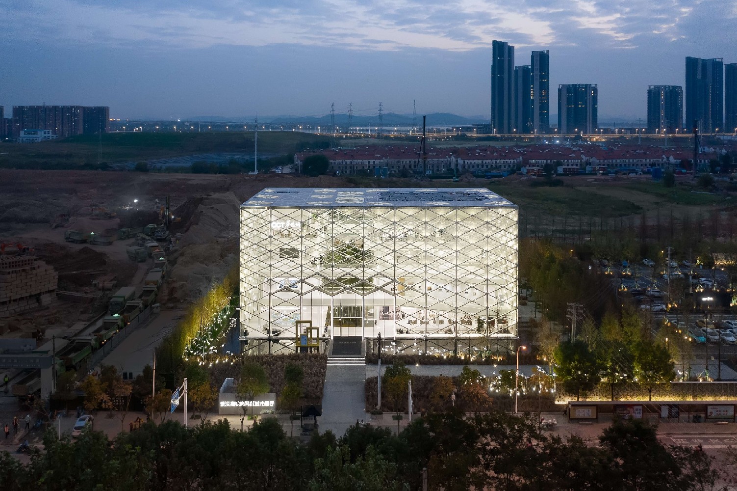 武汉杨春湖高铁商务区城市展厅:杉· 艺术空间---获奖-深圳市立方建筑